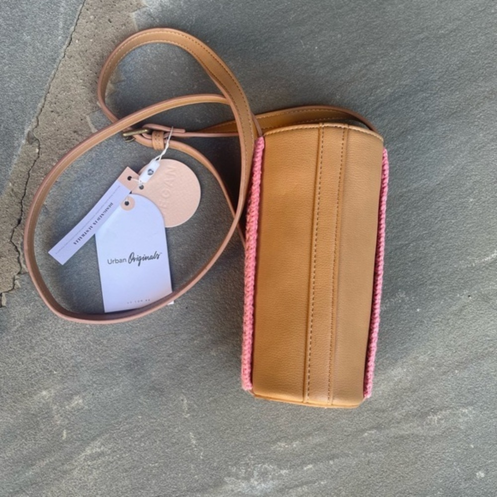 Urban Originals Vegan -LEATHER WATER BOTTLE HOLDER